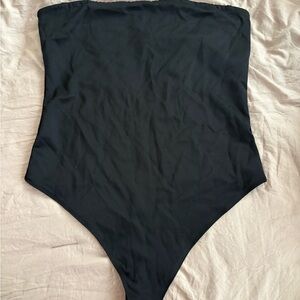 Good American Black Strapless thing bodysuit